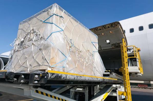 英國貨代在推動國際貿(mào)易和提升物流效率方面的作用有哪些？