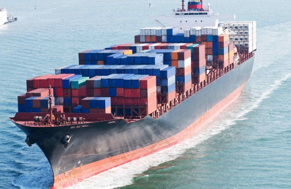 新加坡貨代是國際物流領域重要一環，扮演著連接海陸空運輸的角色