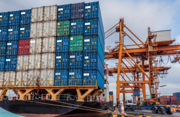 在新的歷史起點上，國際貨運代理將繼續發揮其重要作用