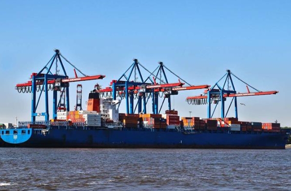 上海國際物流以其高效的物流體系，連接著世界的每一個角落