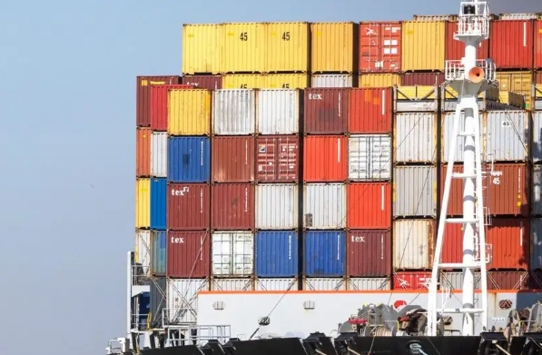 在全球經濟一體化的背景下，上海國際物流的重要地位愈發凸顯