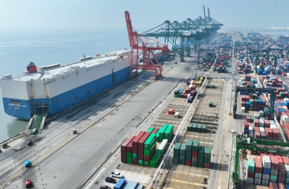 上海物流公司在激烈的市場(chǎng)競(jìng)爭(zhēng)中脫穎而出，贏得了客戶(hù)的廣泛贊譽(yù)