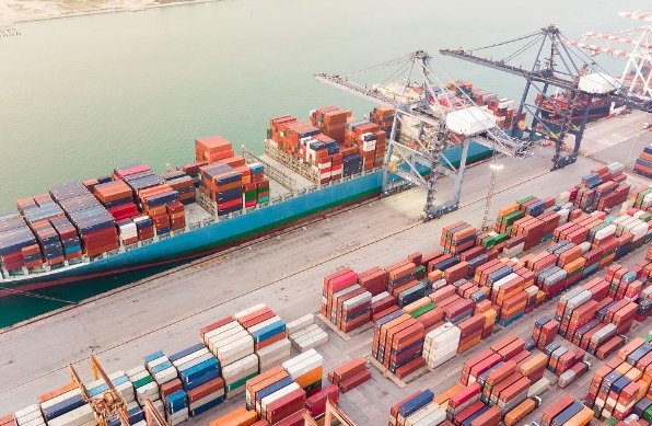 海運貨代作為連接世界的橋梁，在國際貿(mào)易中扮演著舉足輕重的角色